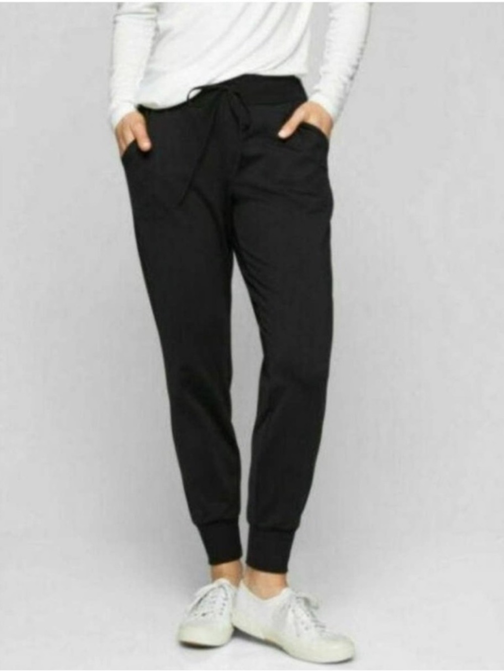 Athleta Flux Jogger 2.0 sweatpants Black 868915 workout activewear run walk M